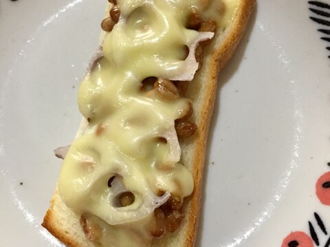 納豆とれんこんのマヨチーズトースト